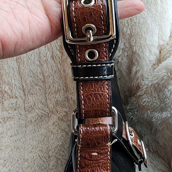 Sold - Picture 3 of 7